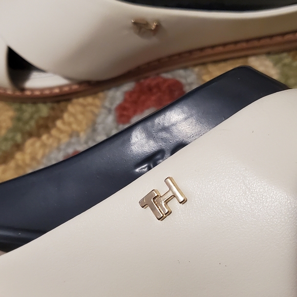 Tommy Hilfiger Cross Mule Slides - Picture 4 of 4